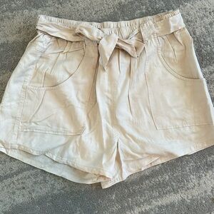 CJLA shorts, cream, L